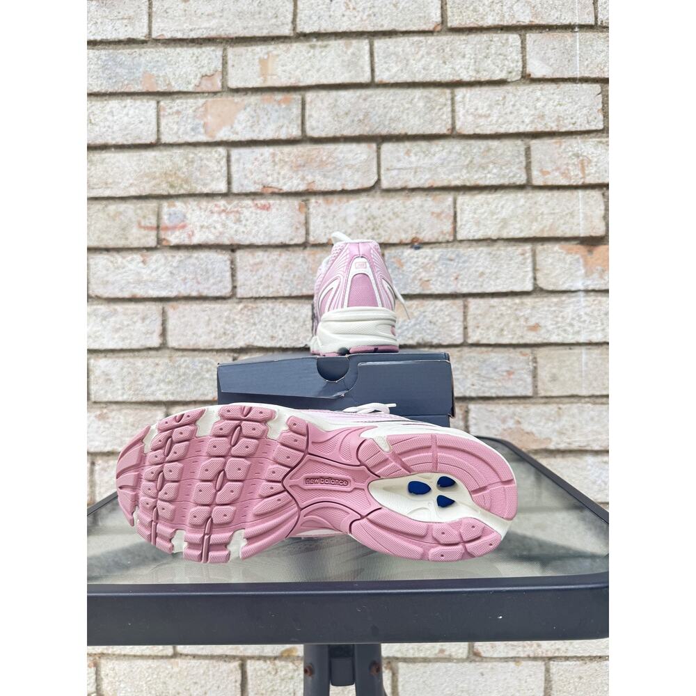 New Balance Athletic Shoes Pink Size 7.5 - Picture 4 of 5